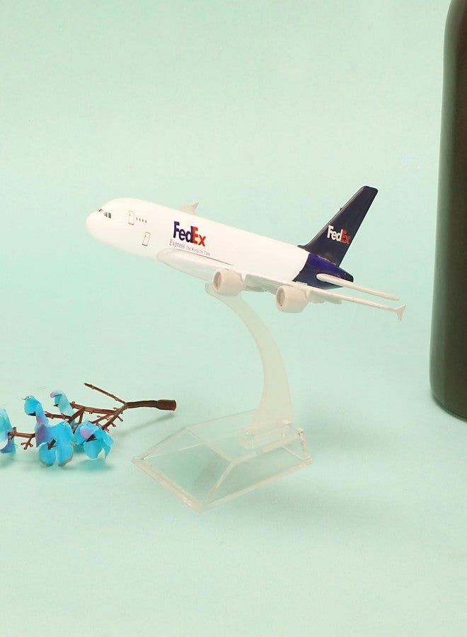 ARTVARKO طائرة ARTVARKO من شركة FedEx Airlines، نموذج مصغر مصنوع من المعدن المصبوب، نسخة طبق الأصل عالية التفاصيل، هدية مثالية لعشاق الطيران، متعدد الألوان، 16 سم - Image 1